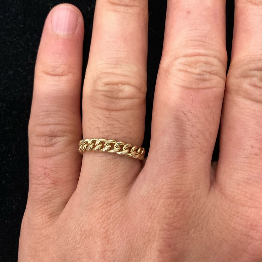 Curb chain ring